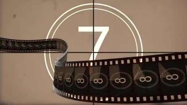 Animationsfilm rollt gegen Retro-Countdown-Film zum Filmstart - Filmmaterial, Video