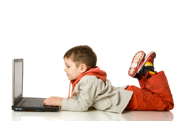 Boy typing - Foto, Imagen