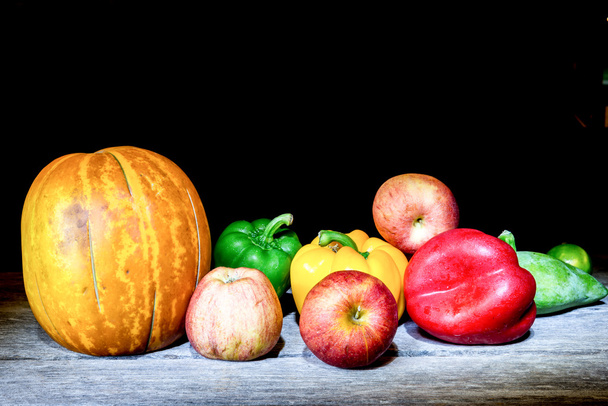 Λαχανικά, βότανα και φρούτα  - Φωτογραφία, εικόνα