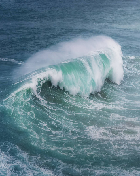 krachende Welle im Ozean - Foto, Bild
