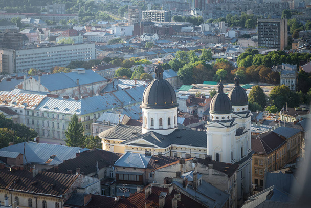 Luchtfoto van de kerk van Transfiguratie (Grieks Katholieke Kerk) - Lviv, Oekraïne - Foto, afbeelding