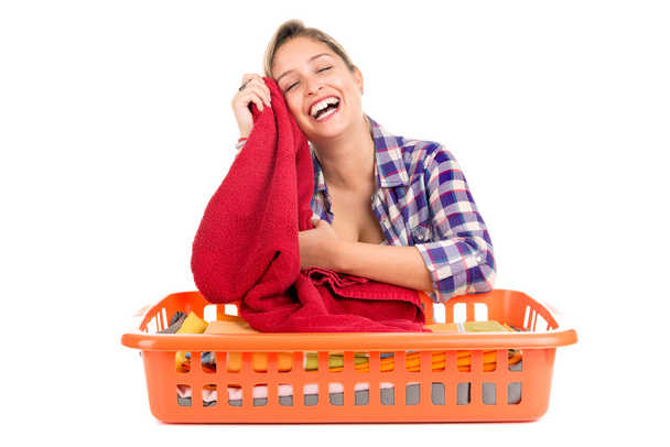 Femme faisant la lessive
 - Photo, image