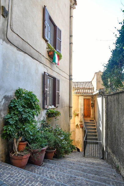 Úzká ulice Ripi, středověké město regionu Lazio, Itálie. - Fotografie, Obrázek