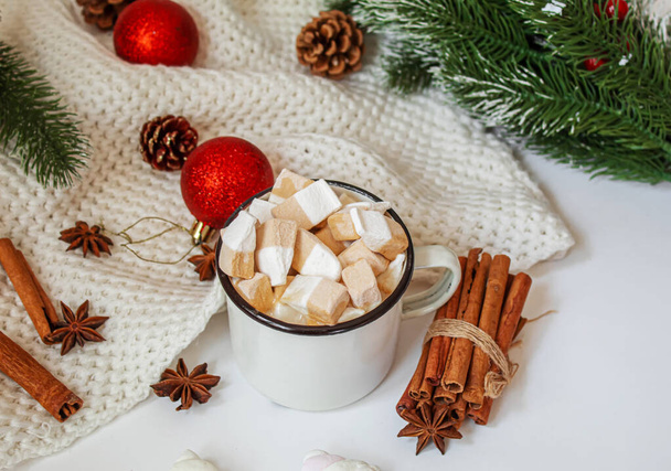 Vánoční kakao s marshmallows. neweyar Holiday. Selektivní fokus.food - Fotografie, Obrázek