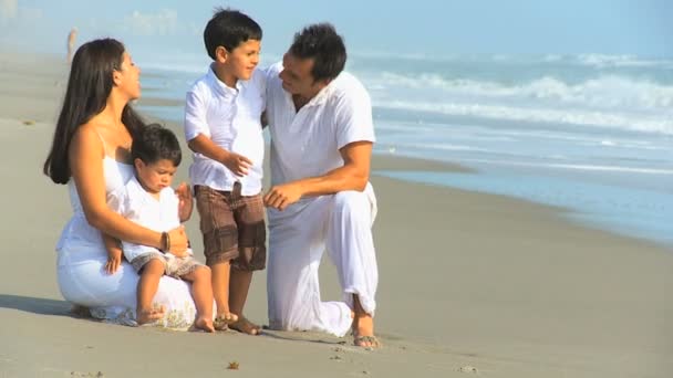 Λατινικής Αμερικής οικογενειακή παραλία διακοπές - Πλάνα, βίντεο