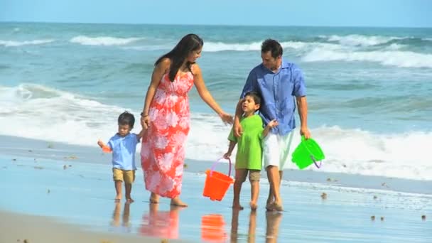 Λατινικής Αμερικής οικογενειακή παραλία διακοπές - Πλάνα, βίντεο