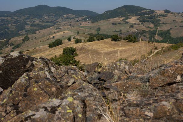A Parcellara kő egy hegy a Liguriai Appenninekben, a Trebbia völgyben, Piacenza tartományban.. - Fotó, kép