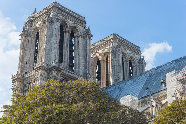 Cerca de la catedral de Notre Dame de París antes del incendio - Foto, imagen
