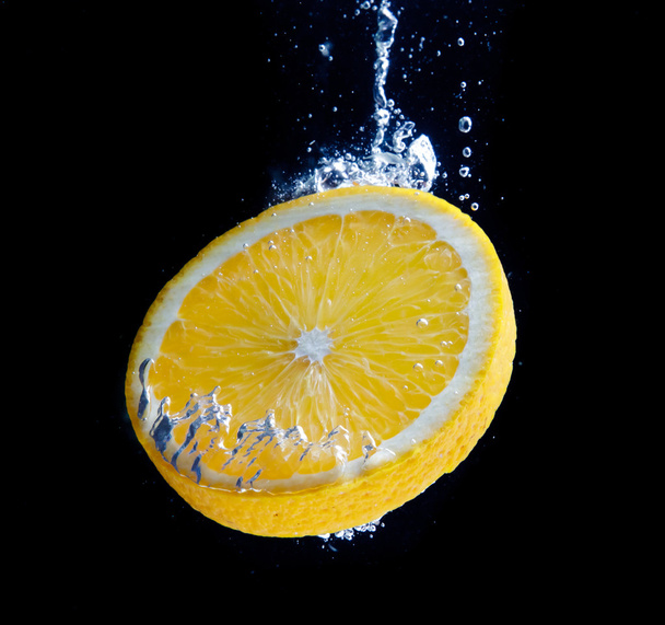 Orange and splash water - Фото, зображення