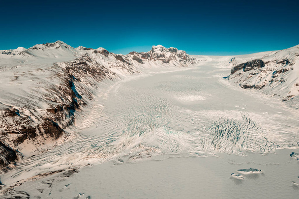 Skaftafell, παγετώνας στο εθνικό πάρκο Vatnajkull κατά τη διάρκεια του χειμώνα - Φωτογραφία, εικόνα