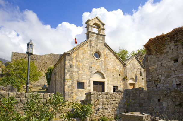 Kirche des Hl. Nikolaus in der Alten Burg von Old Bar, Montenegro - Foto, Bild