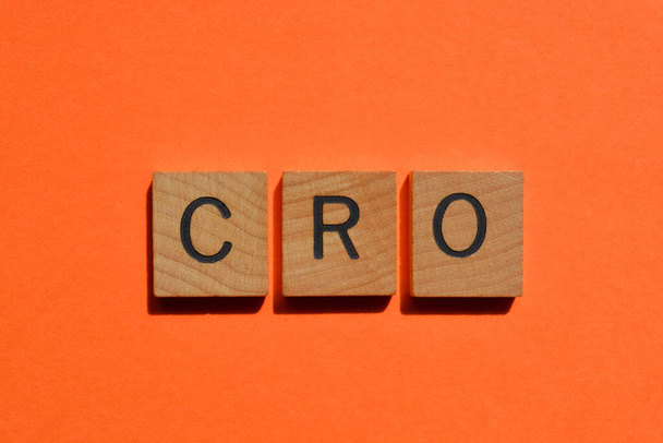 CRO, zkratka pro vedoucího pracovníka pro řízení rizik nebo organizaci klinického výzkumu - Fotografie, Obrázek
