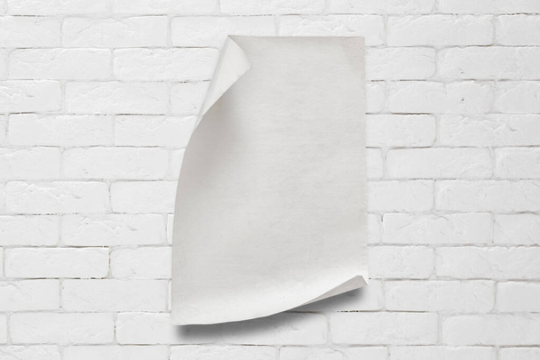 Vanha paperi valkoinen tiili seinään
  - Valokuva, kuva