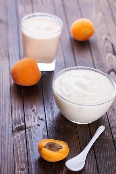 Yogurt with apricots - Zdjęcie, obraz