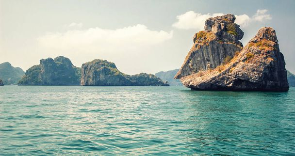Морской национальный парк Анг Тонг представляет собой архипелаг с 42 потрясающими островами возле Ко Самуи, Ко Тао и Ко Фан-Нган в заливе Таиланда.. - Фото, изображение