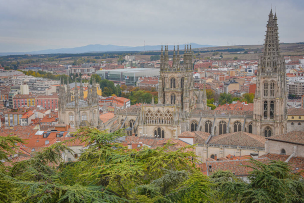 Burgos, Hiszpania - 16 paź 2021: Katedra Santa Maria w Burgos, Kastylia i Leon - Zdjęcie, obraz