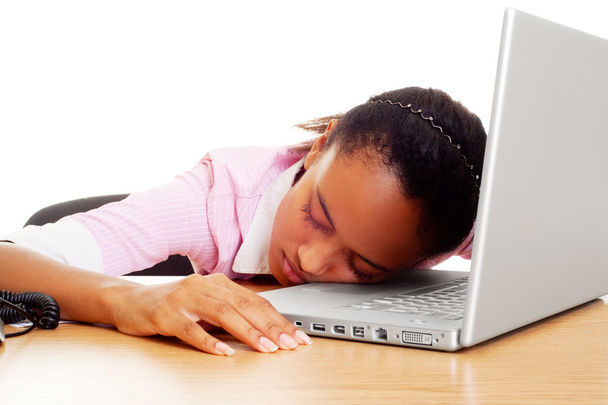 Müder Student schläft auf der Tastatur - Foto, Bild