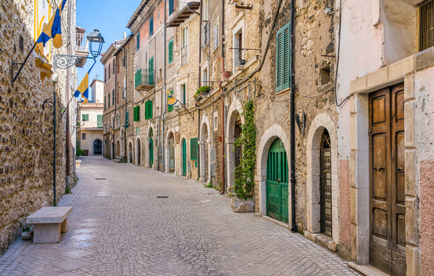 Сценический вид в Карпинето-Романо, красивый городок в провинции Рим, Лацио, Италия. - Фото, изображение