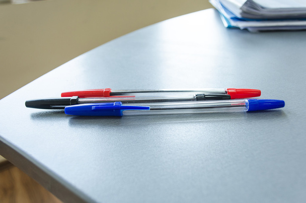 Многоцветные ручки
 - Фото, изображение