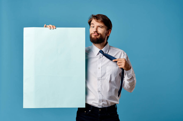 бизнесмены синие листы презентации рекламы крупным планом - Фото, изображение