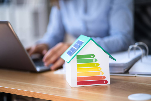 House Energy Audit. Advisor Rating Efficient Home - Фото, зображення