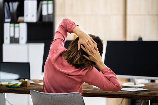 Business Woman Doing Stretch Exercise At Office Desk - Fotografie, Obrázek