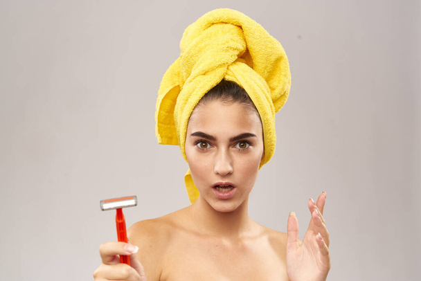cheerful woman razor in hand skin care hygiene - Foto, immagini