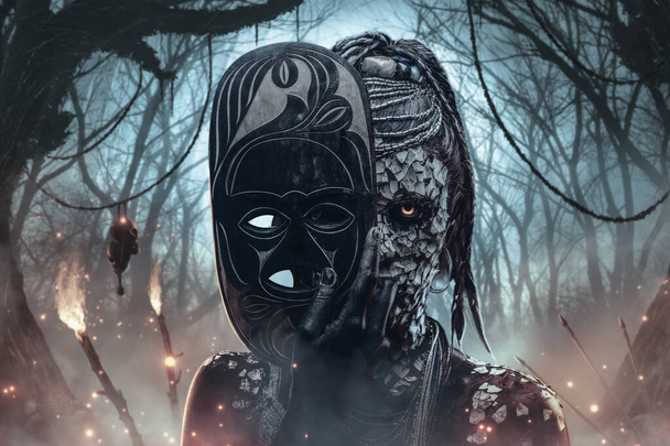 Mujer temerosa bruja escondiendo su cara detrás de la máscara contra la madera - Foto, Imagen