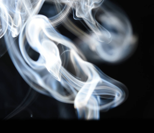 Smoke that fills the entire image and allows you to come up with new worlds - Foto, imagen