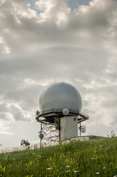 Doppler radar weerstation verre - Foto, afbeelding