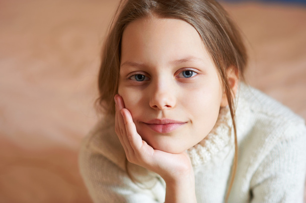 Portrait of a little girl, shallow DOF - Foto, Bild