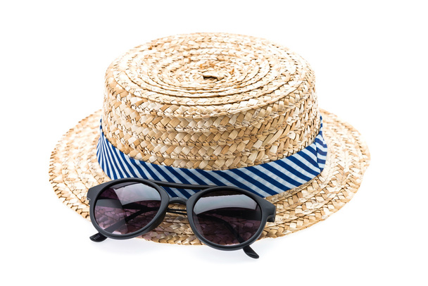 Strohhut und Sonnenbrille - Foto, Bild