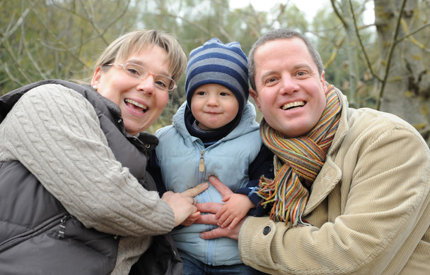 aile fotoğrafı - anne ve oğul gülerek mutlu - Fotoğraf, Görsel