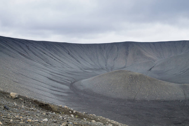 Volcan Hverfell Caldera vue de dessus. Hverfjall, Islande point de repère - Photo, image
