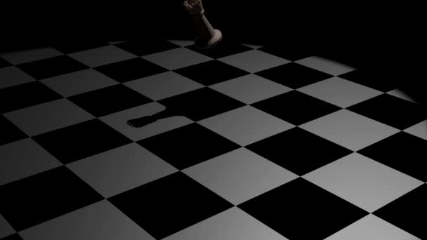 Animatie van het vallende schaken. Ontwerp. Schaken stukken vallen op het bord en worden vernietigd. Schaken verkruimelt aan boord op donkere achtergrond - Video