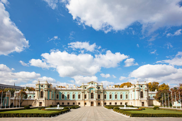 Kyiv, Ukraine - October 6, 2021: Mariinskyi Palace - the official ceremonial residence of the President of Ukraine in Kyiv. - Фото, зображення