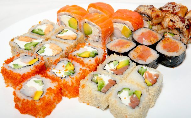 Sushi y rollos
 - Foto, Imagen