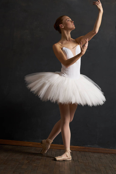 woman ballerina in white tutu performance grace dance - Foto, Bild