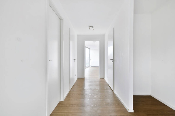 Long empty corridor - Valokuva, kuva