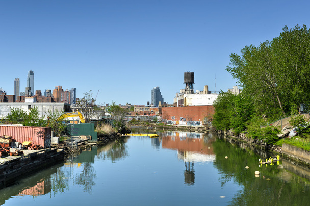 Canal Gowanus, Brooklyn, NY
 - Photo, image