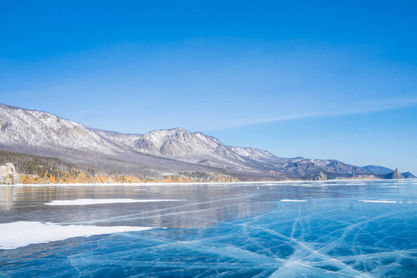 clear ice on the lake in winter - Photo, Image