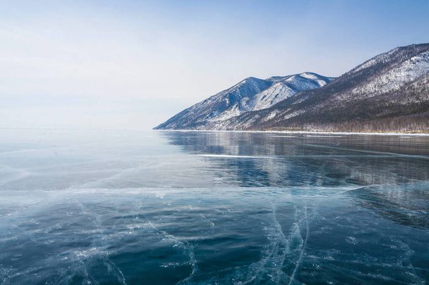 clear ice on the lake in winter - Foto, Imagem