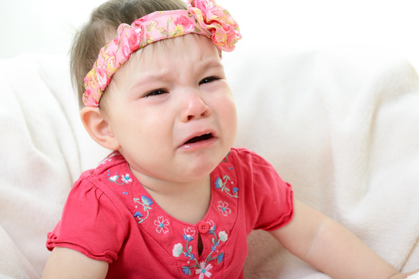 Crying baby girl - Foto, immagini