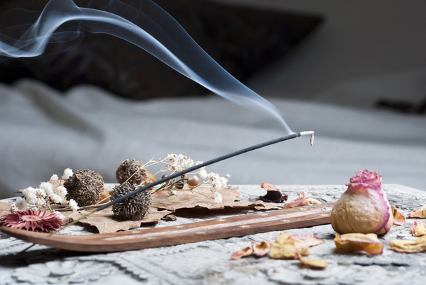 incense приклеюються
 - Фото, зображення