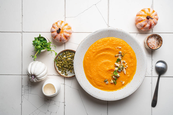 Тыквенный суп с сыром горгонзола - Фото, изображение