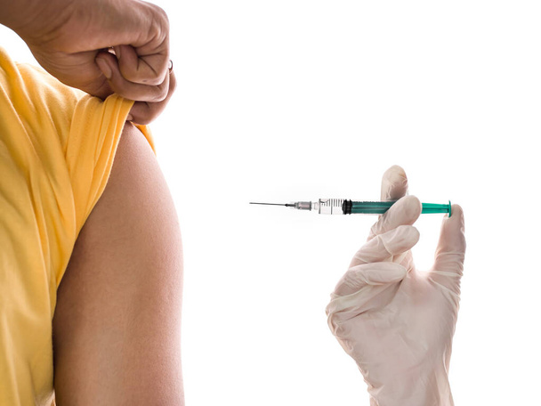 Pacjent co roku szczepiony przeciwko zakażonemu wirusowi grypy19 lub wirusowi korony przez Ministerstwo Zdrowia w szpitalu z powodu choroby koncepcyjnej, ogniska choroby, opieki zdrowotnej w życiu. - Zdjęcie, obraz