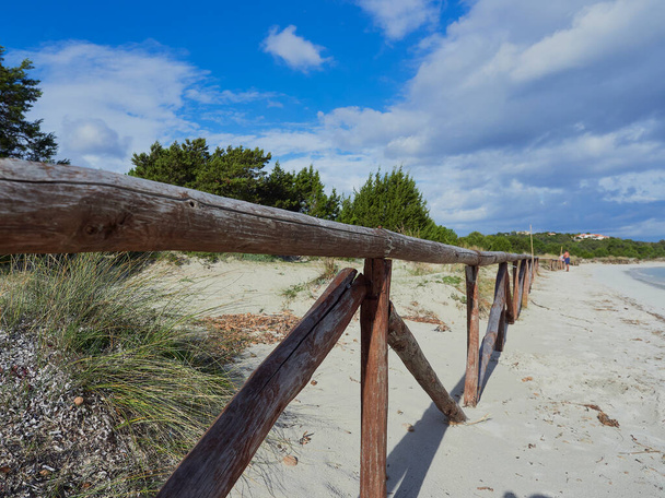 Una foto de la hermosa playa de Cala Brandinchi en Cerdeña - Foto, Imagen