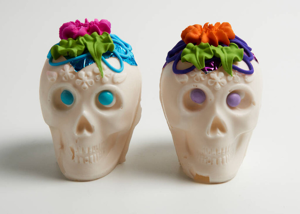 Cukor koponya, hagyományos mexikói édesség, hogy megünnepeljük a Holtak napját. - Fotó, kép