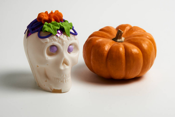 Cráneo de azúcar, tradicional dulce mexicano para celebrar el Día de los Muertos - Foto, imagen