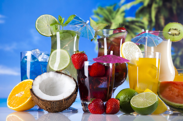 cocktails met vruchten - Foto, afbeelding